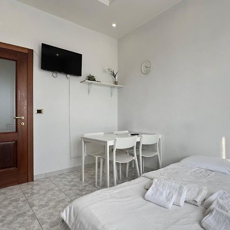 Corso Novara - 8 Posti Letto E Self Check-In Vicino La Stazione Centrale Di Napoli Ngoại thất bức ảnh