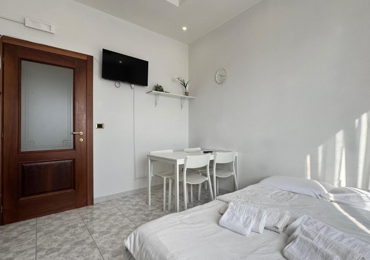 Corso Novara - 8 Posti Letto E Self Check-In Vicino La Stazione Centrale Di Napoli Ngoại thất bức ảnh