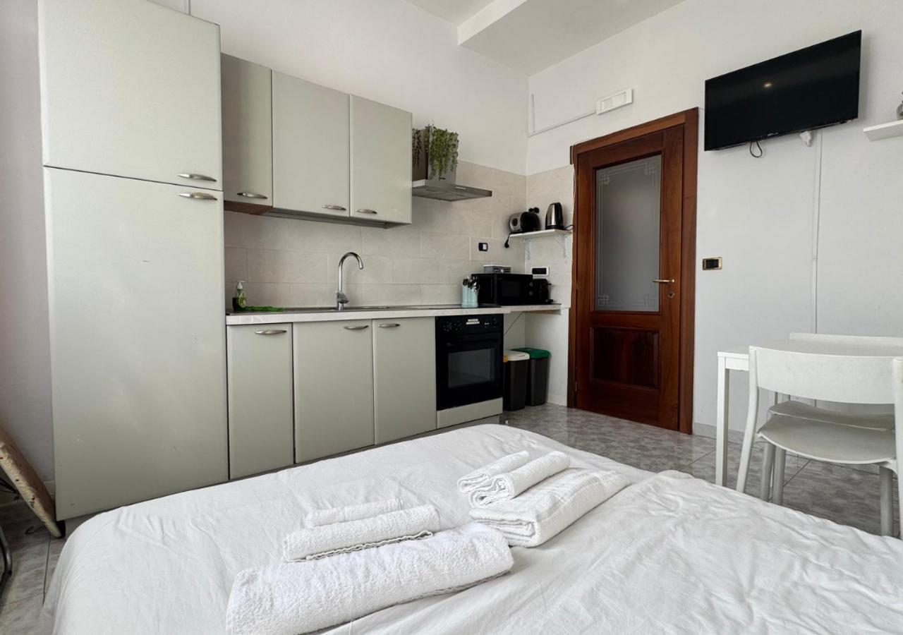 Corso Novara - 8 Posti Letto E Self Check-In Vicino La Stazione Centrale Di Napoli Ngoại thất bức ảnh