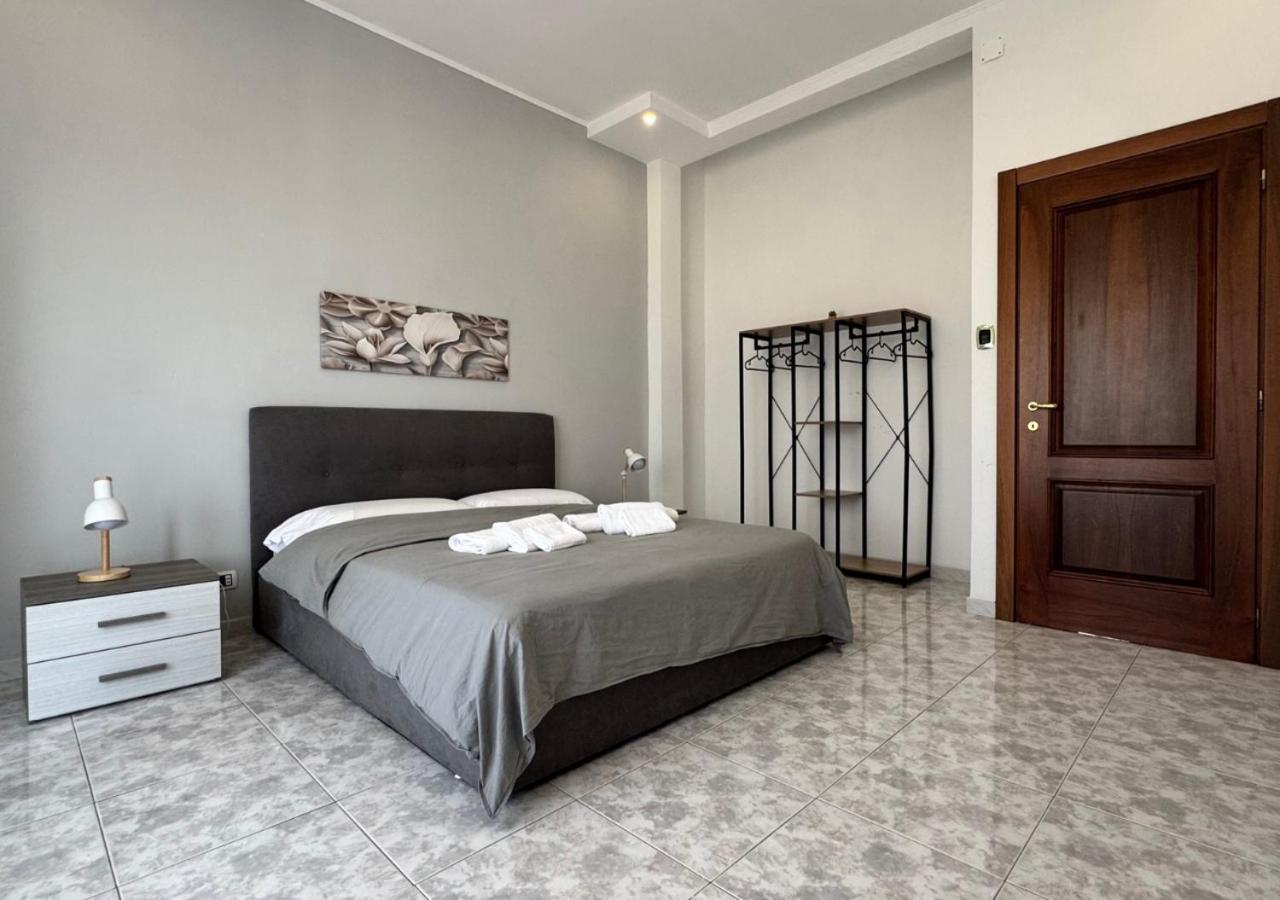 Corso Novara - 8 Posti Letto E Self Check-In Vicino La Stazione Centrale Di Napoli Ngoại thất bức ảnh