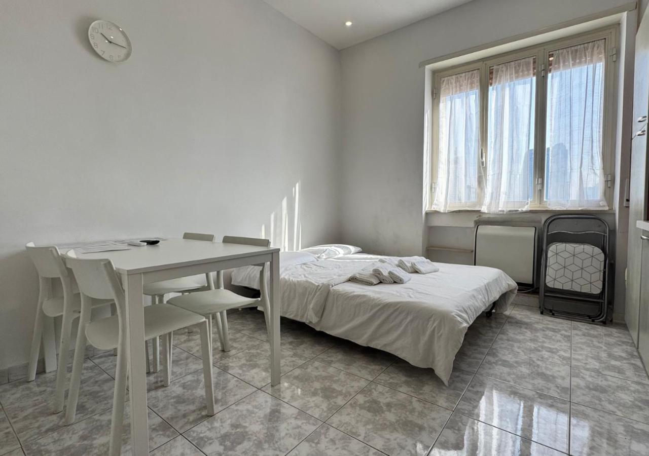 Corso Novara - 8 Posti Letto E Self Check-In Vicino La Stazione Centrale Di Napoli Ngoại thất bức ảnh